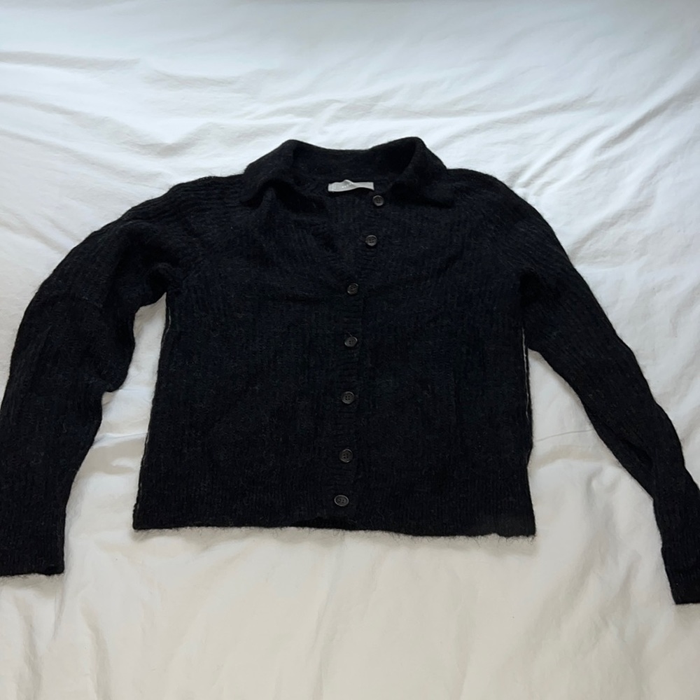 Everlane • charcoal cardigan sweater